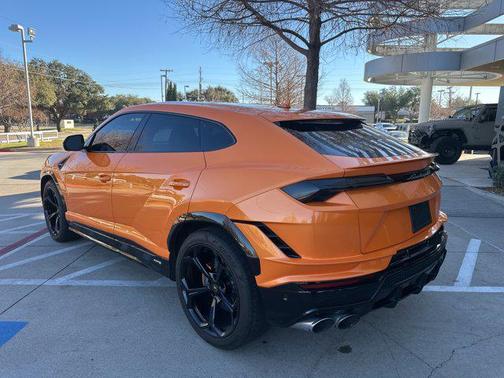 2024 Lamborghini Urus S