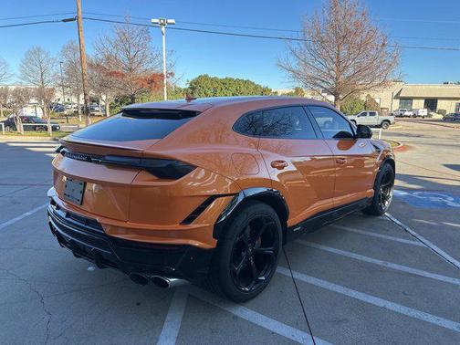 2024 Lamborghini Urus S