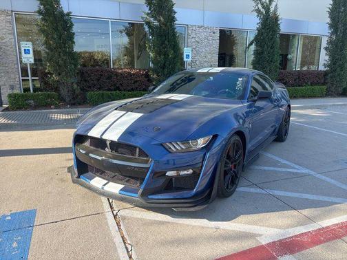 2022 Ford Shelby GT500 Base