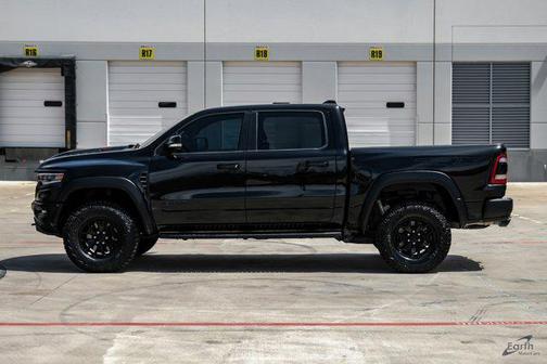 Diamond Black Crystal Pearlcoat 2022 RAM 1500 TRX