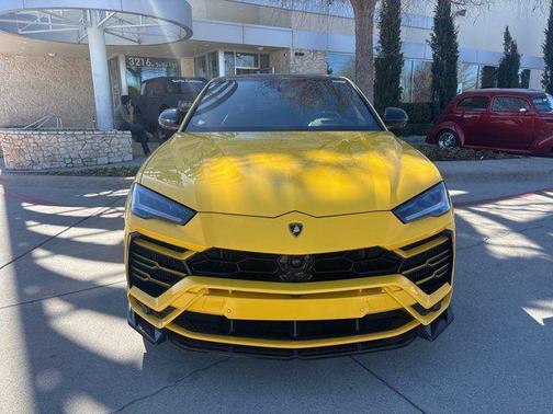 2021 Lamborghini Urus Graphite Capsule