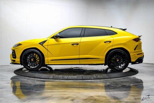 2021 Lamborghini Urus Graphite Capsule