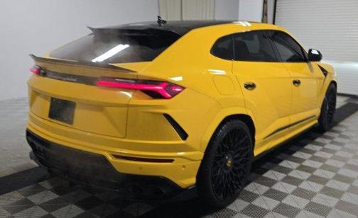 2021 Lamborghini Urus Graphite Capsule