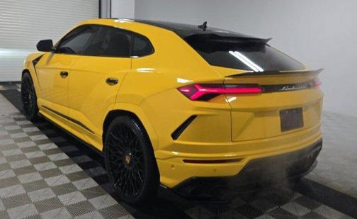 2021 Lamborghini Urus Graphite Capsule