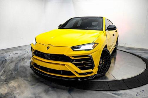 2021 Lamborghini Urus Graphite Capsule