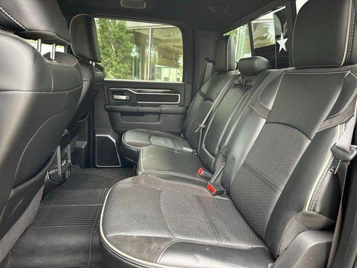 Diamond Black Crystal Pearlcoat 2022 RAM 3500 Laramie Crew Cab 4x4 8' Box