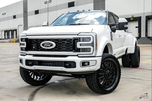 Star White Metallic Tri-Coat 2026 Ford F-450 Platinum