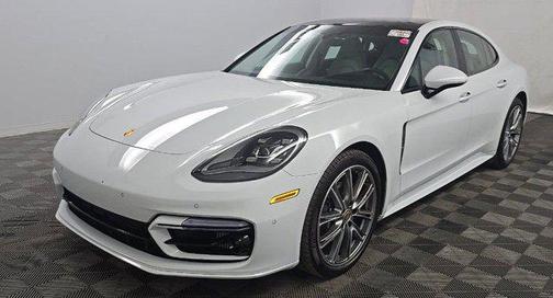 Carrara White Metallic 2023 Porsche Panamera 4