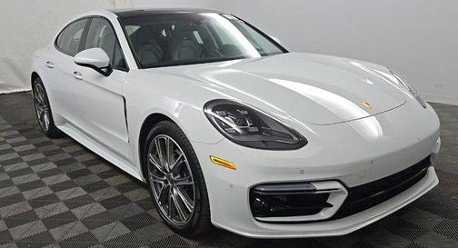 Carrara White Metallic 2023 Porsche Panamera 4