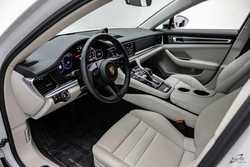 Carrara White Metallic 2023 Porsche Panamera 4