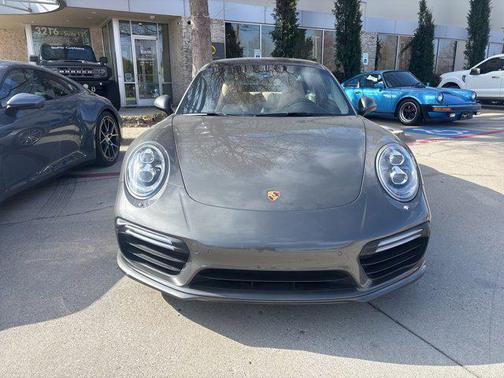 2017 Porsche 911 Turbo
