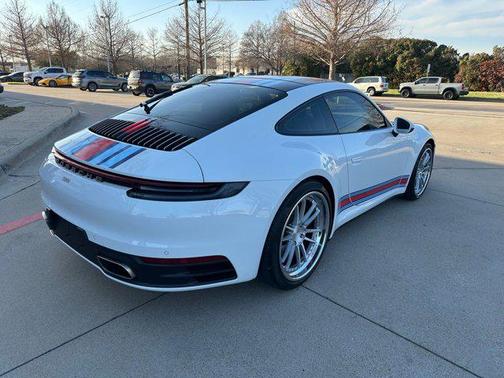 2020 Porsche 911 Carrera