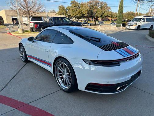 2020 Porsche 911 Carrera