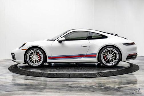 2020 Porsche 911 Carrera