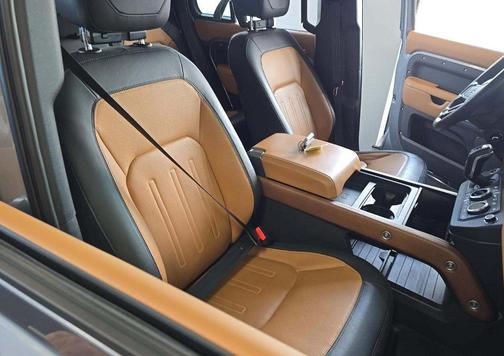 Eiger Grey Metallic 2024 Land Rover Defender 110 P400 X