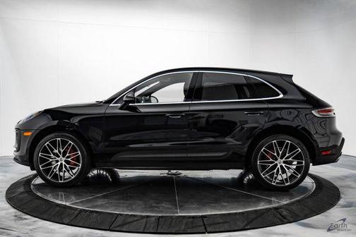 2023 Porsche Macan Base
