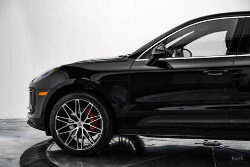 2023 Porsche Macan Base