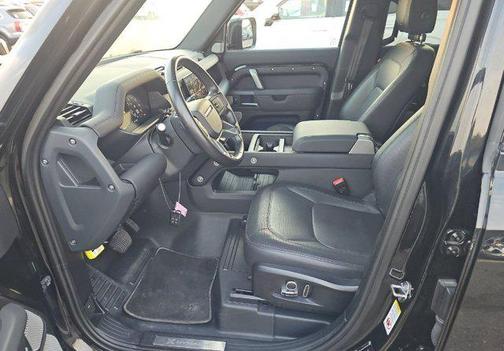 2024 Land Rover Defender 130 P400 X-Dynamic SE