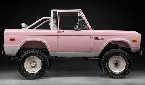 1975 Ford Bronco Earth Customs Gen. 5.0 Coyote
