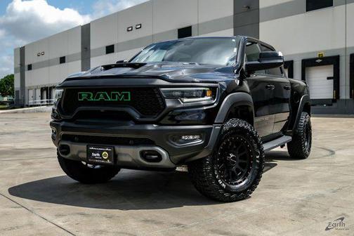 Diamond Black Crystal Pearlcoat 2021 RAM 1500 TRX