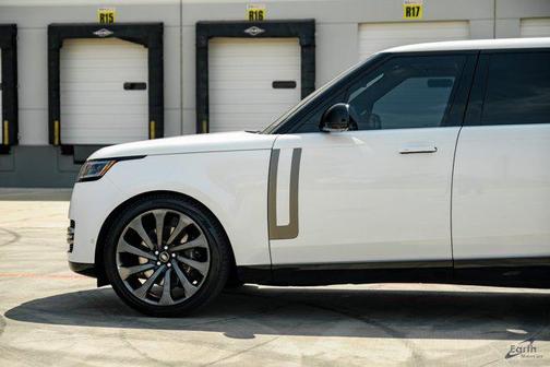 2023 Land Rover Range Rover P530 SE