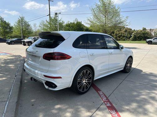 2016 Porsche Cayenne Turbo S