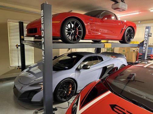 2016 McLaren 675LT Base