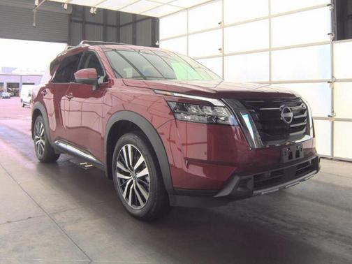2024 Nissan Pathfinder Platinum FWD