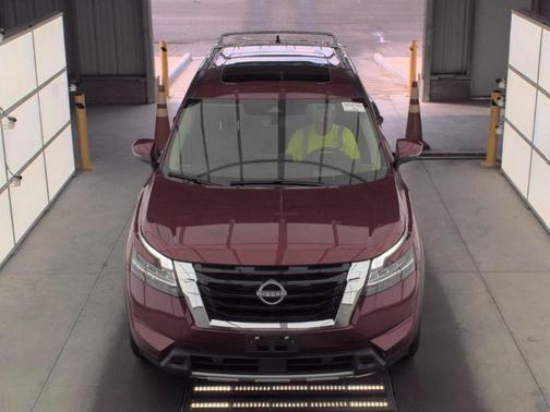 2024 Nissan Pathfinder Platinum FWD