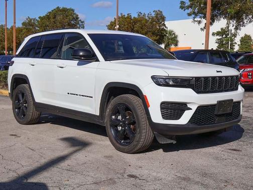 2023 Jeep Grand Cherokee Altitude
