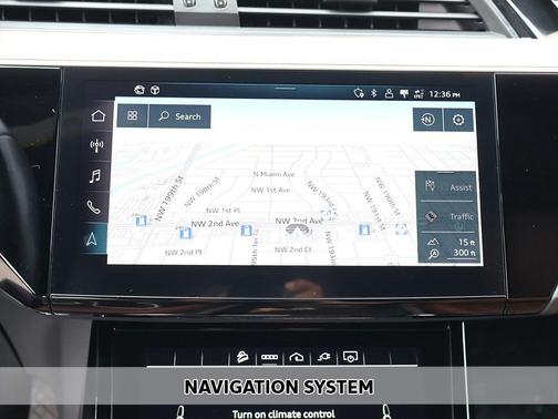 2022 Audi e-tron Premium Plus