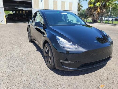2022 Tesla Model Y Long Range Dual Motor All-Wheel Drive