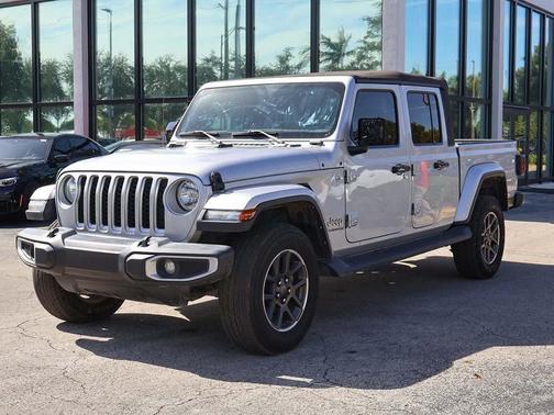 2022 Jeep Gladiator Overland