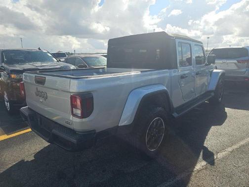 2022 Jeep Gladiator Overland