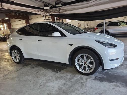 2023 Tesla Model Y Long Range Dual Motor All-Wheel Drive