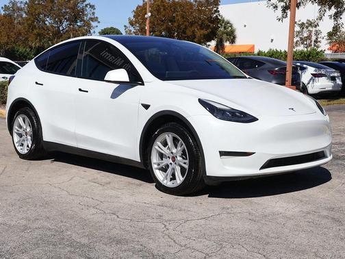 2023 Tesla Model Y Long Range Dual Motor All-Wheel Drive