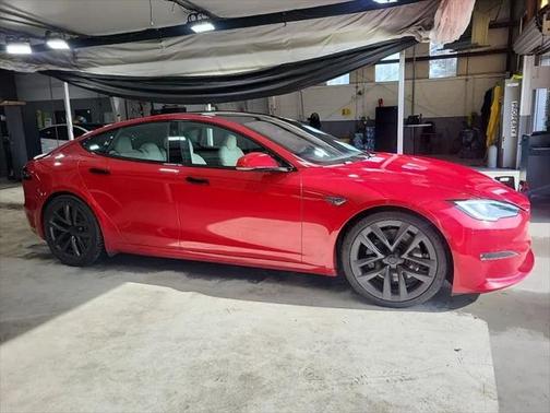 2022 Tesla Model S Plaid