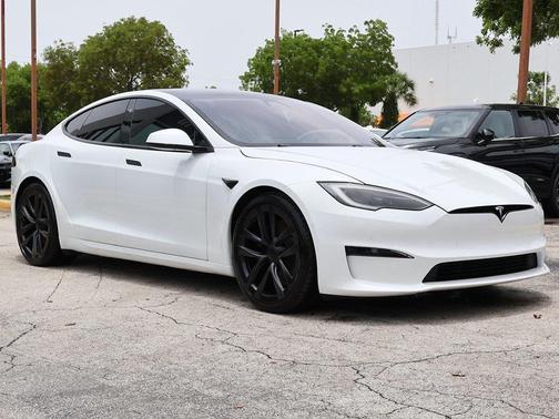 2022 Tesla Model S Base