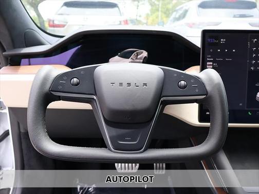 2022 Tesla Model S Base