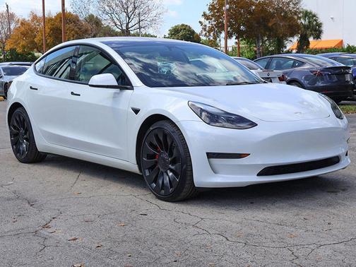 Pearl White Multi-Coat 2023 Tesla Model 3 Performance