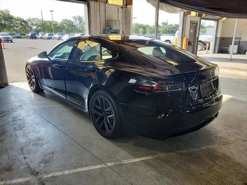 2022 Tesla Model S Base