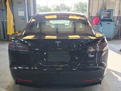 2022 Tesla Model S Base