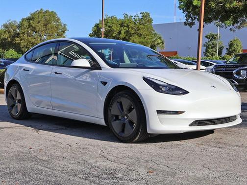 2022 Tesla Model 3 Long Range