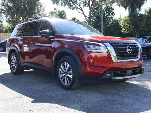 2022 Nissan Pathfinder SL 2WD