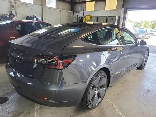 2022 Tesla Model 3 Standard Range