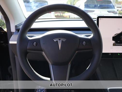 2022 Tesla Model Y Long Range Dual Motor All-Wheel Drive