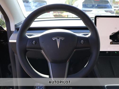 2022 Tesla Model Y Long Range Dual Motor All-Wheel Drive