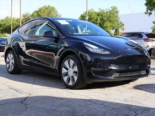2022 Tesla Model Y Long Range Dual Motor All-Wheel Drive