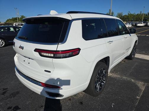 2022 Jeep Grand Cherokee L Overland