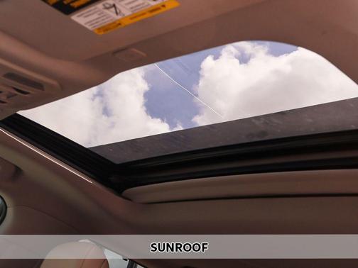 Wind Chill Pearl 2023 Toyota Highlander XLE